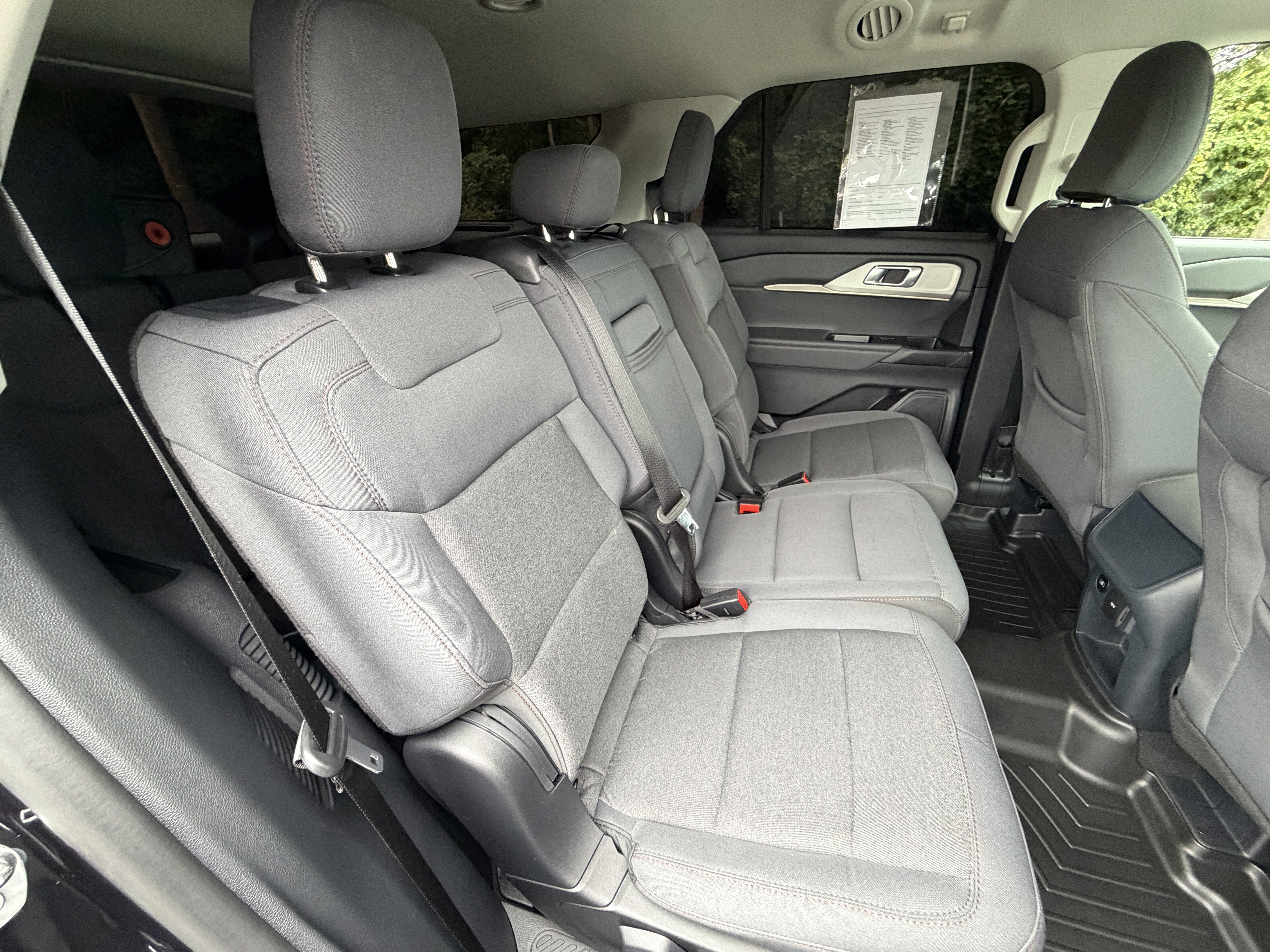 Used 2026 Ford Explorer Active AWD/4WD image 21