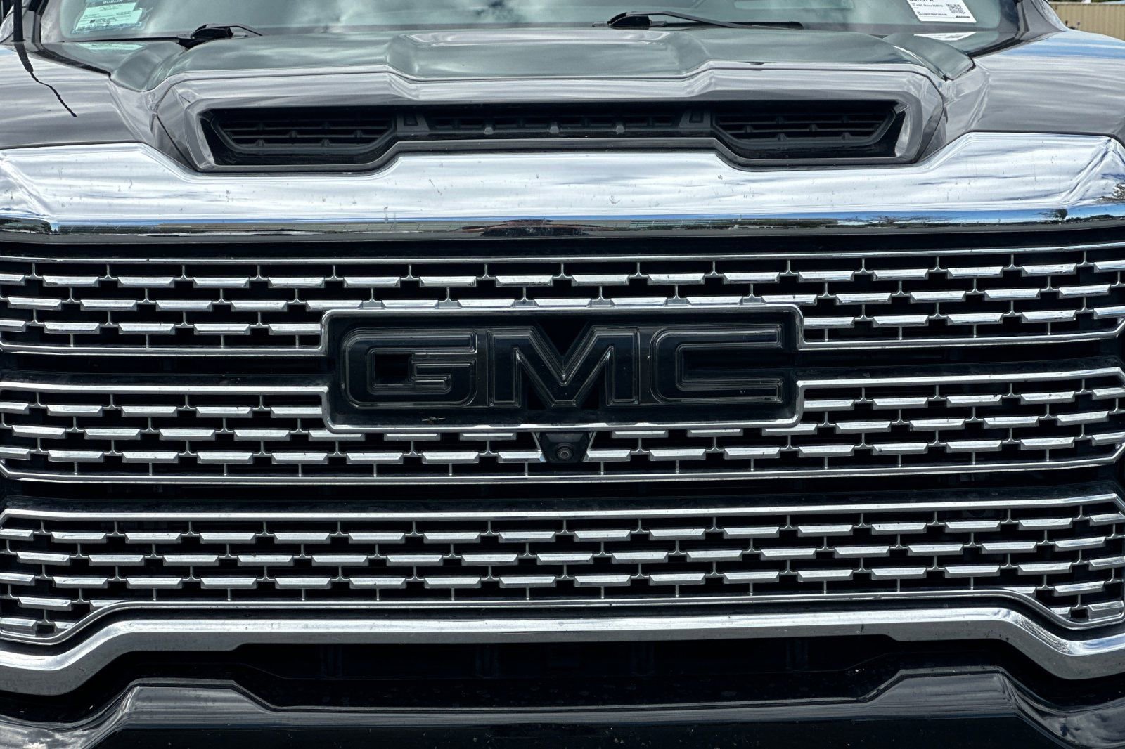 Used 2022 GMC Sierra 2500 Denali w/ Denali Black Diamond Edition AWD/4WD image 46