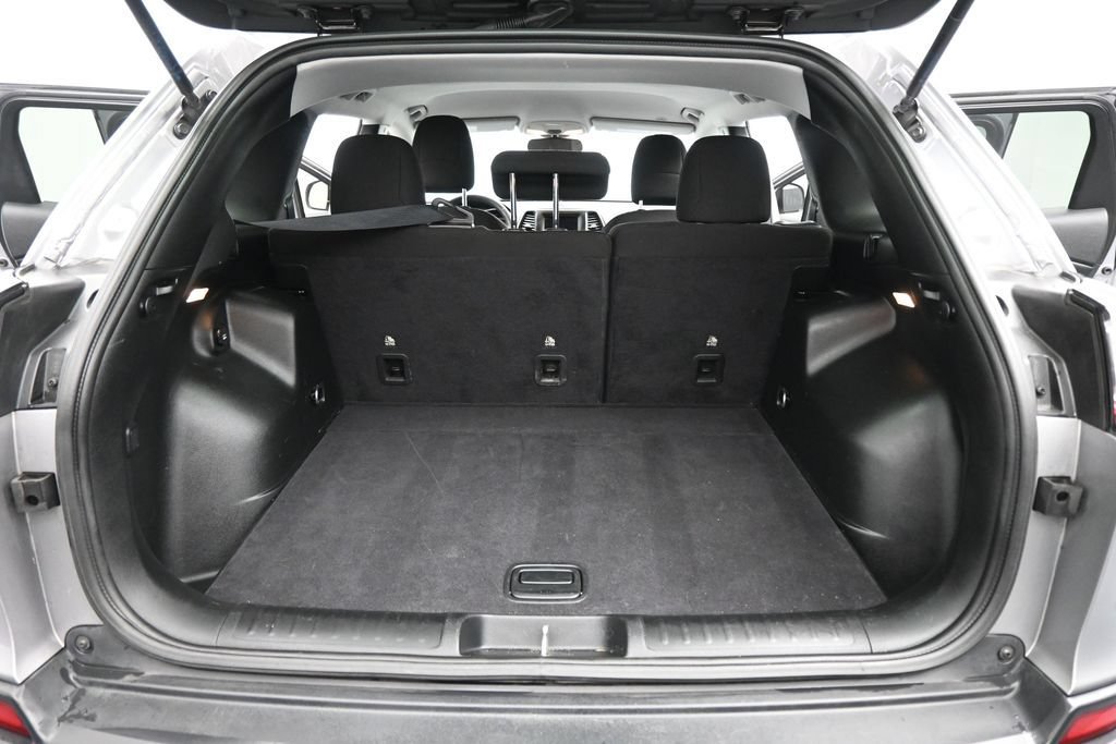 Used 2019 Jeep Cherokee Latitude AWD/4WD image 17