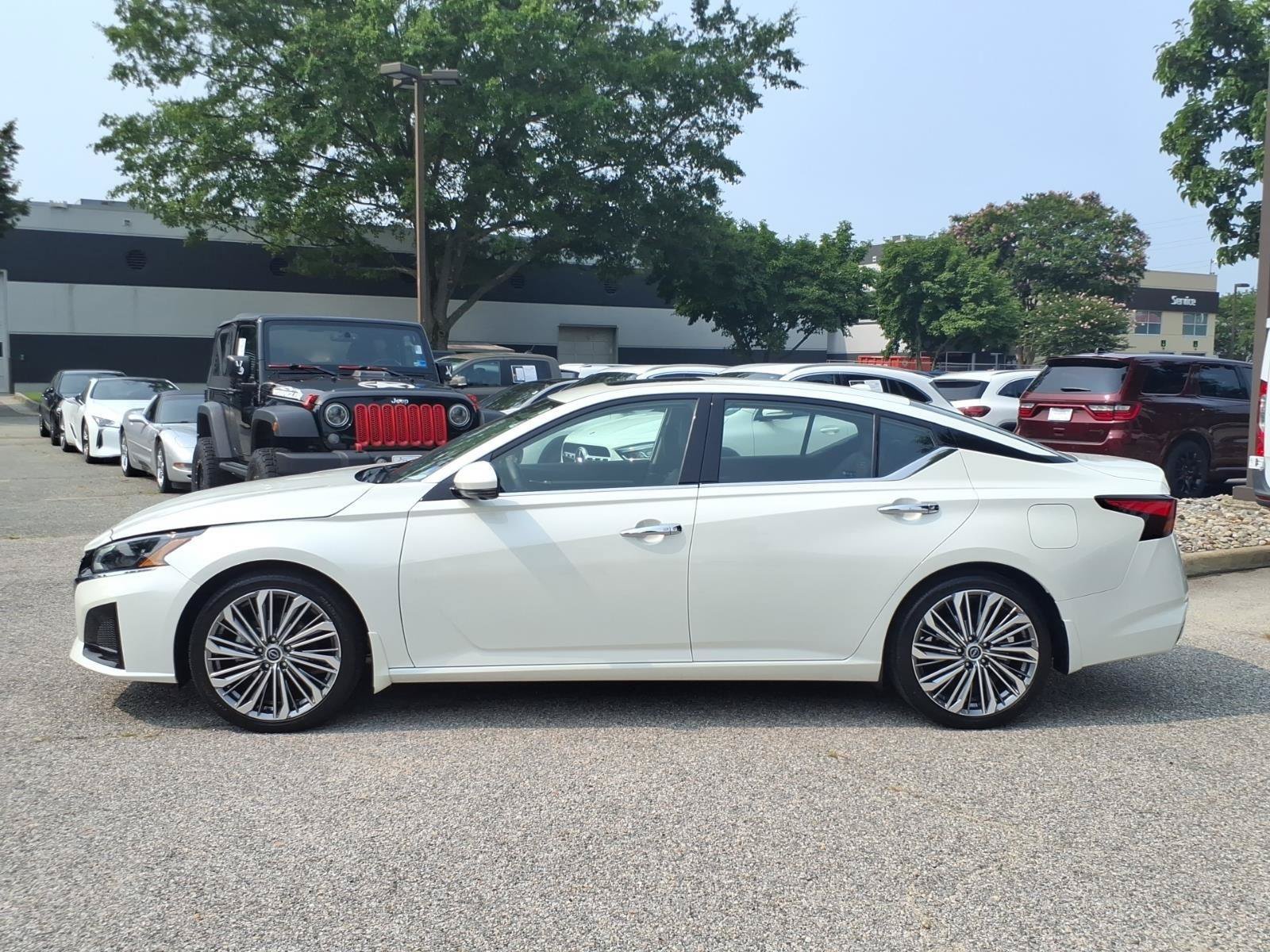 Used 2023 Nissan Altima 2.5 SL FWD image 3