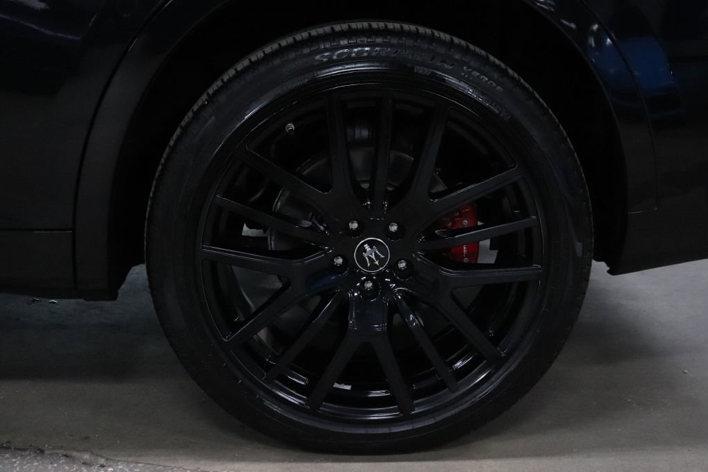 Used 2020 Maserati Levante GranSport image 38