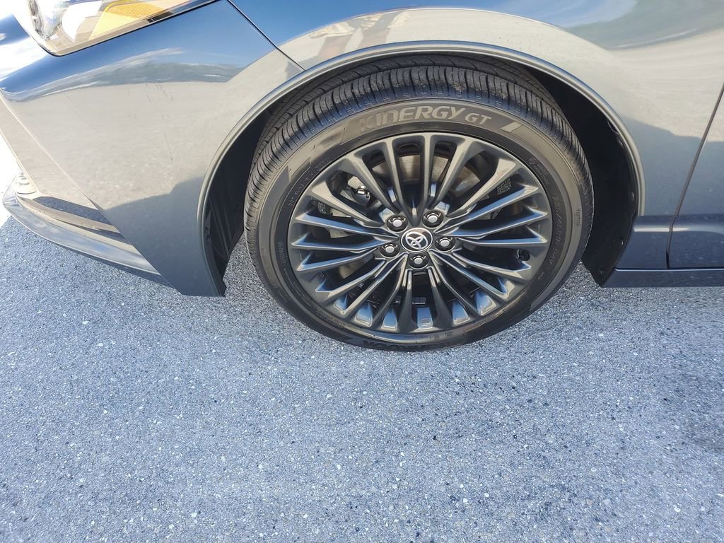 Used 2020 Toyota Avalon XSE image 17