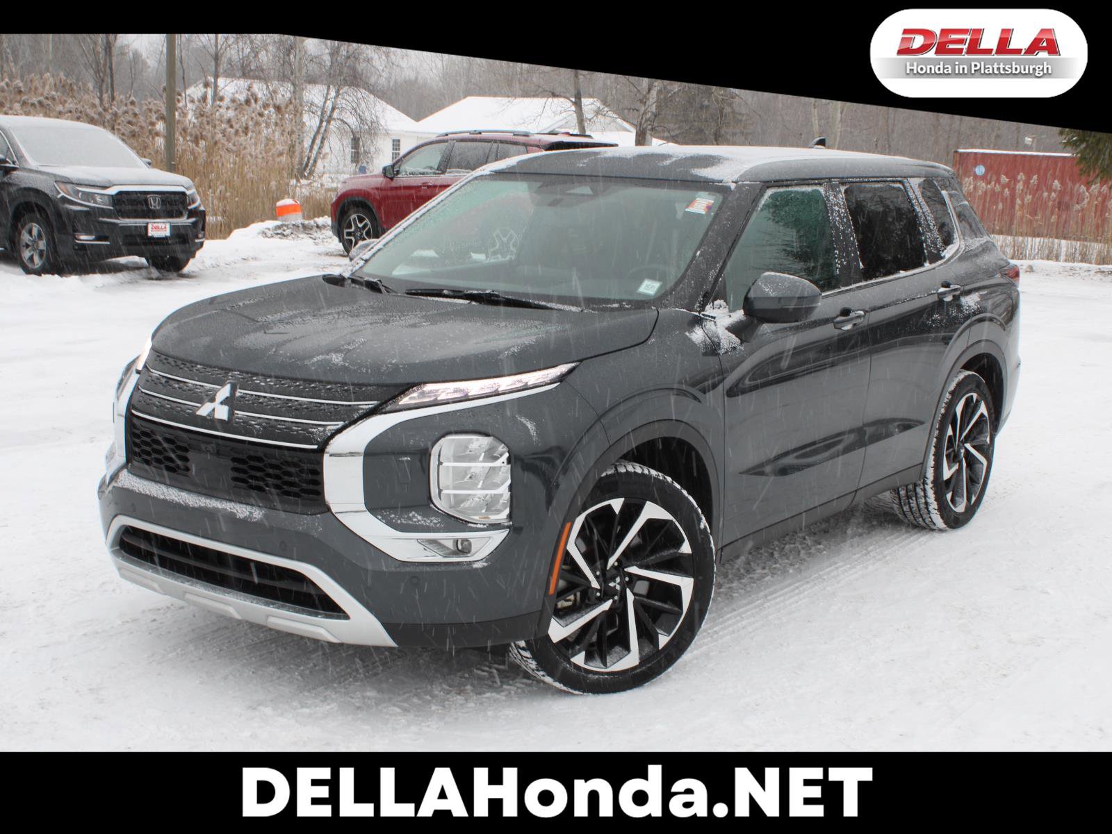 Used 2024 Mitsubishi Outlander SE Black Edition image 1