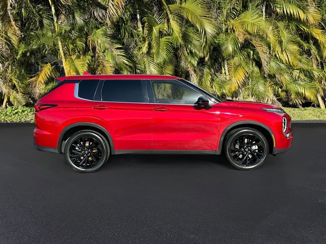 Used 2024 Mitsubishi Outlander SE Black Edition image 4