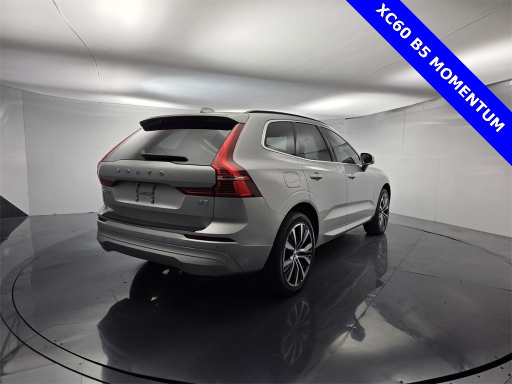 Used 2022 Volvo XC60 B5 Momentum image 17