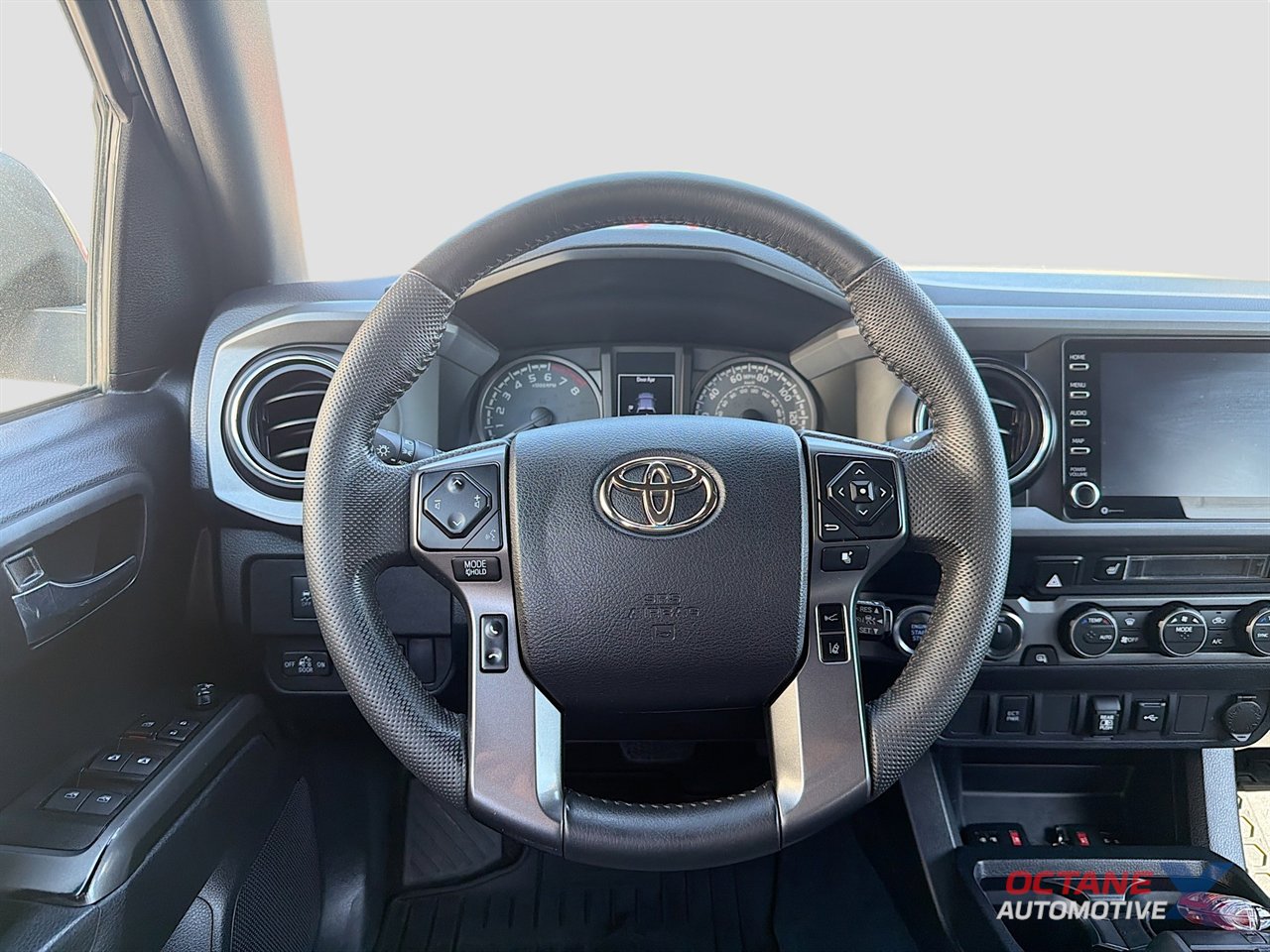 Used 2021 Toyota Tacoma TRD Sport image 11