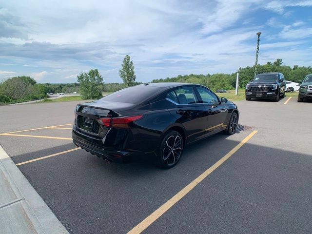 Certified 2025 Nissan Altima 2.5 SR AWD/4WD image 7