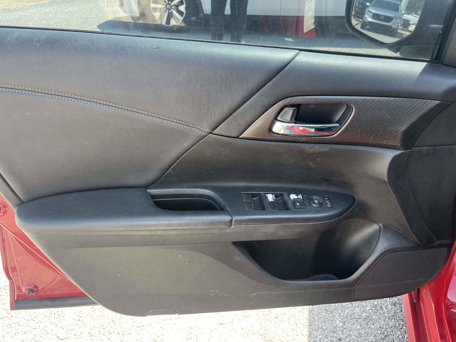 Used 2016 Honda Accord Sport image 12