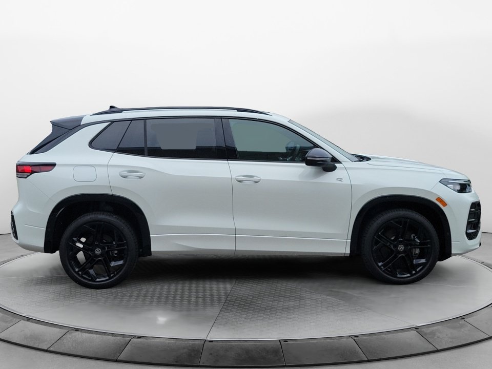 New 2026 Volkswagen Tiguan SE R-Line AWD/4WD image 7