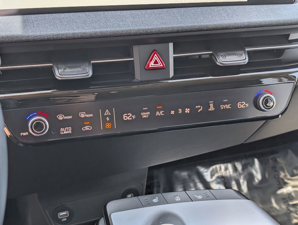 Certified 2024 Kia EV6 Light AWD/4WD image 29