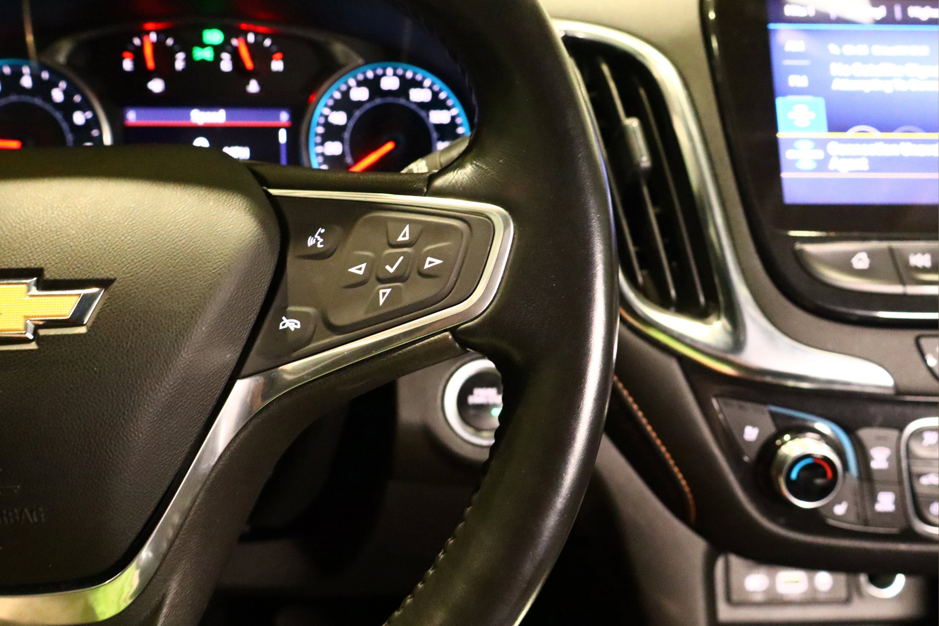 Used 2022 Chevrolet Equinox Premier image 12