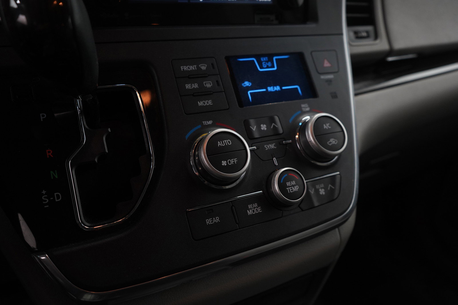 Used 2017 Toyota Sienna XLE image 21