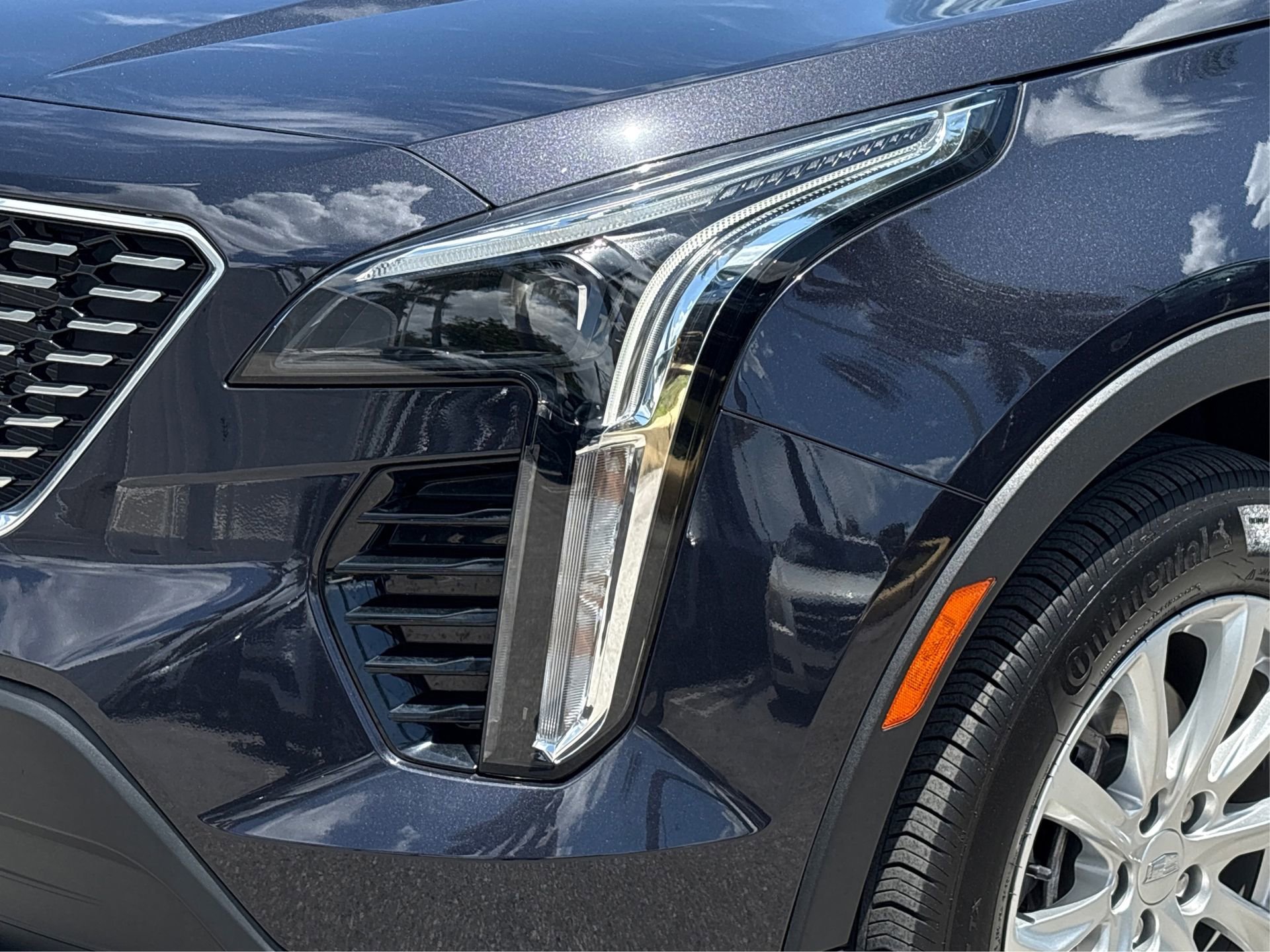 Used 2023 Cadillac XT4 Luxury w/ Driver Awareness Package FWD image 14