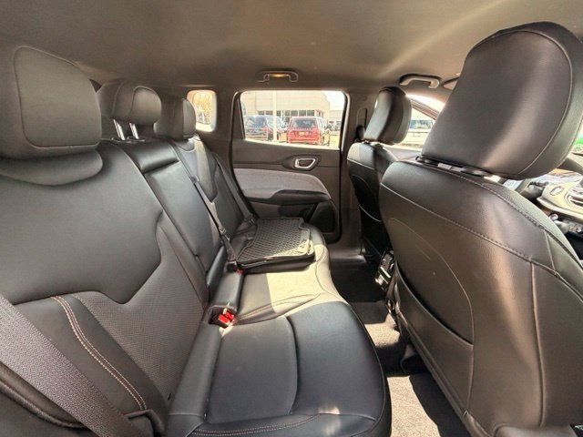 Used 2023 Jeep Compass Latitude AWD/4WD image 12