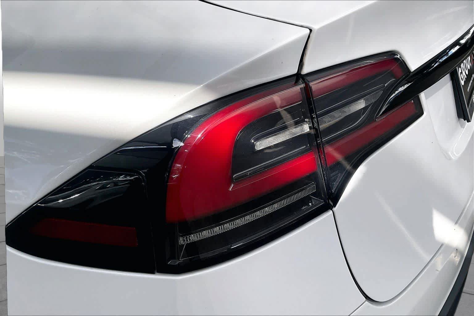 Used 2022 Tesla Model X AWD/4WD image 28