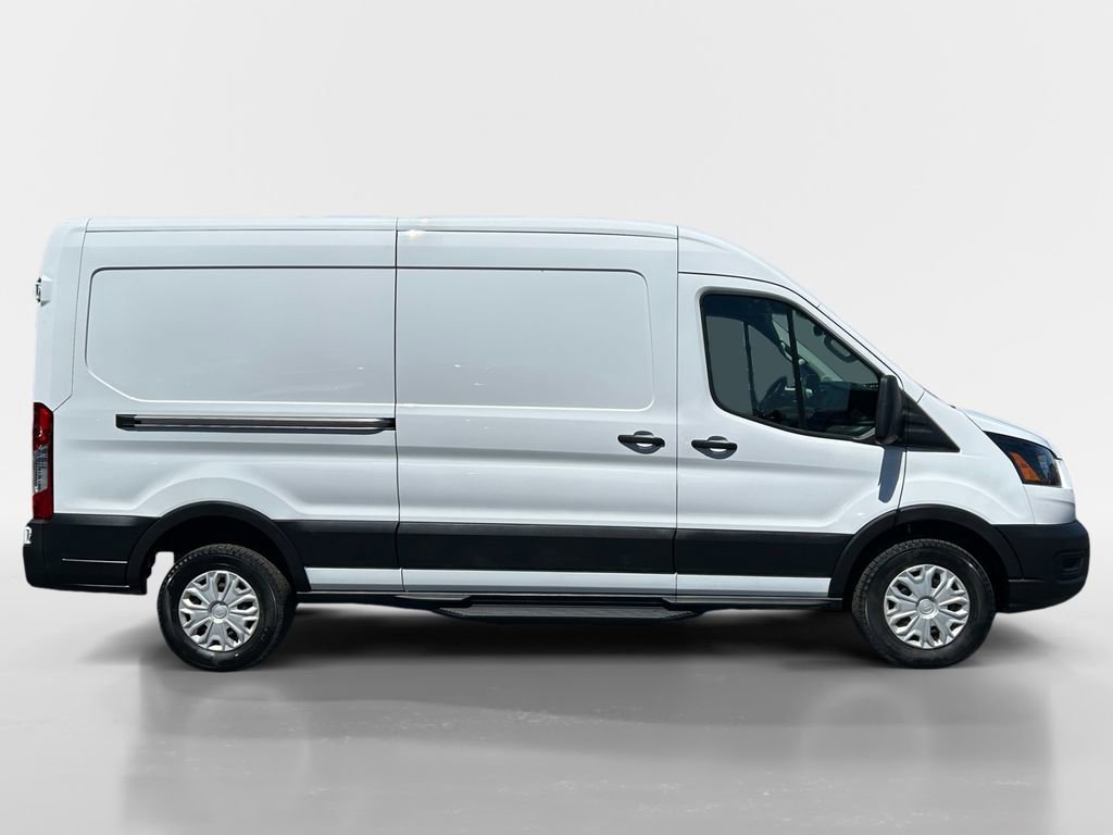 Used 2022 Ford E-Transit Medium Roof image 6
