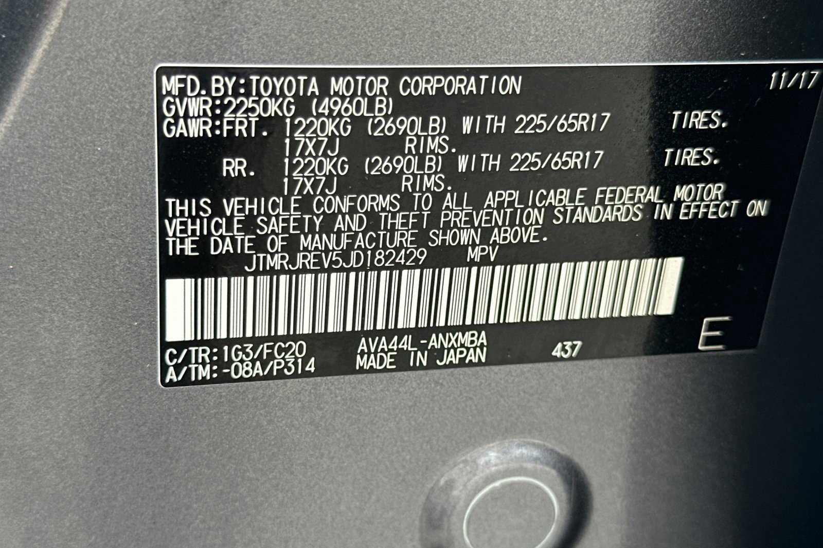 Certified 2018 Toyota RAV4 LE AWD/4WD image 28