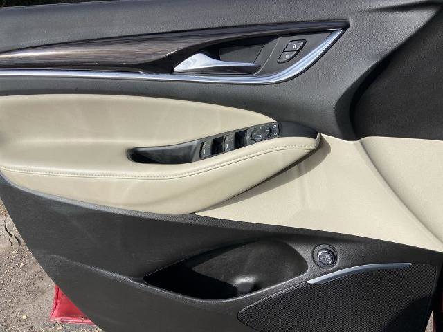 Used 2021 Buick Enclave Essence image 17