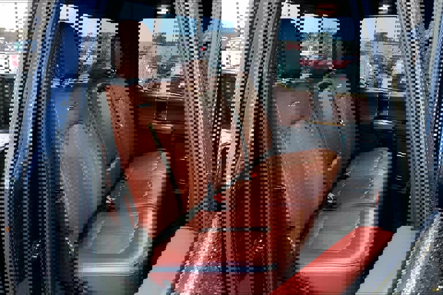 Used 2022 Ford F450 Platinum w/ FX4 Off-Road Package image 18