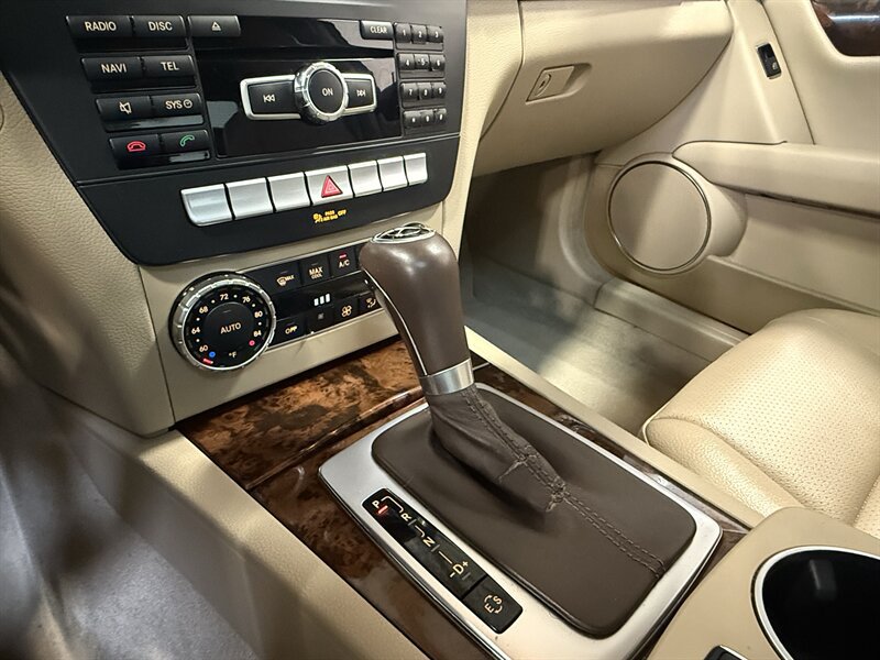 Used 2013 Mercedes-Benz C 250 Sedan image 25