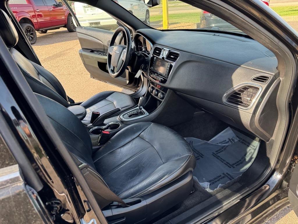 Used 2013 Chrysler 200 Limited w/ Sun/Sound Group FWD image 24