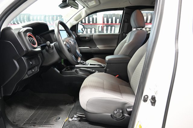 Used 2022 Toyota Tacoma SR image 11