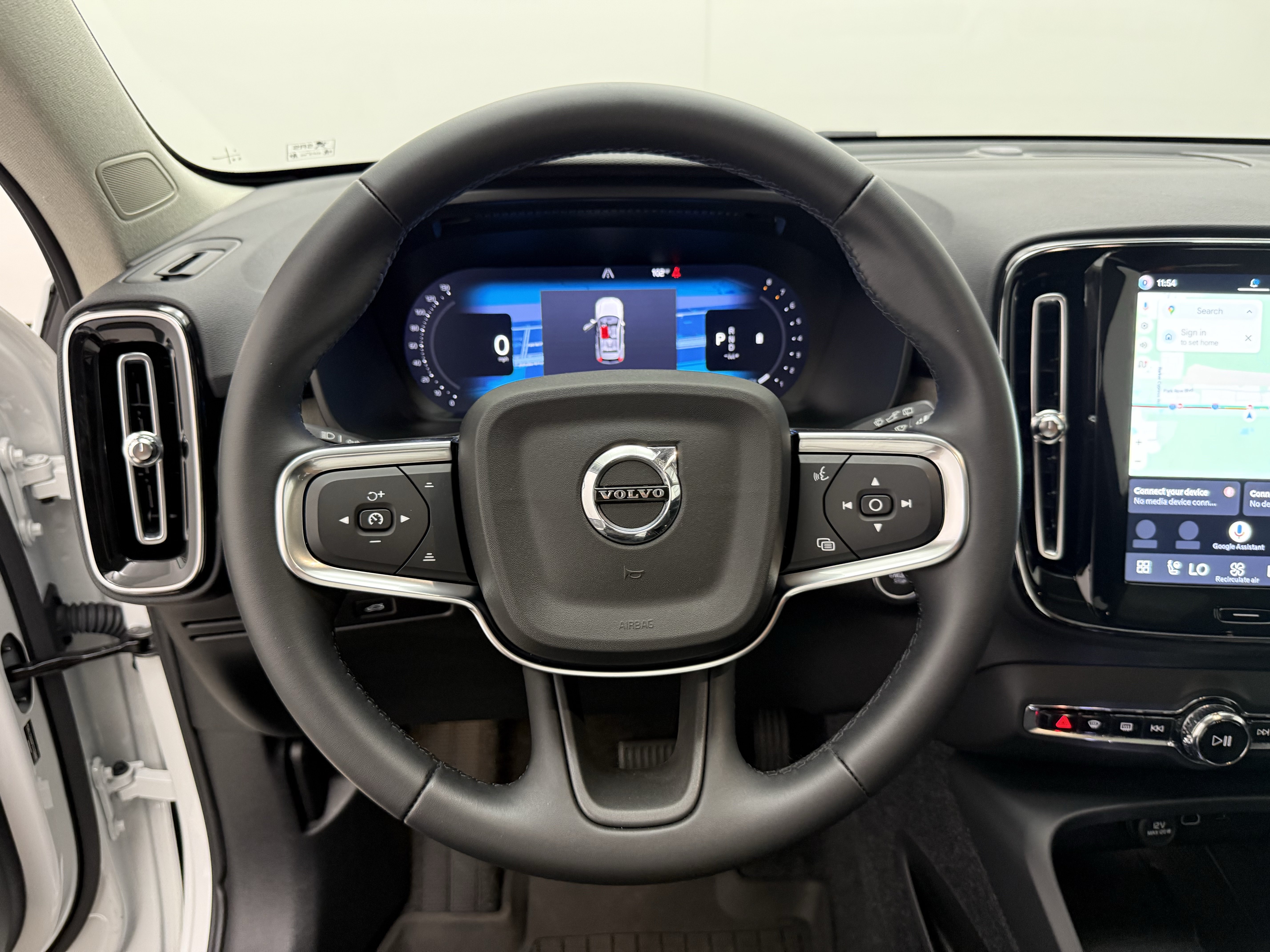 Certified 2026 Volvo XC40 B5 Plus AWD/4WD image 14