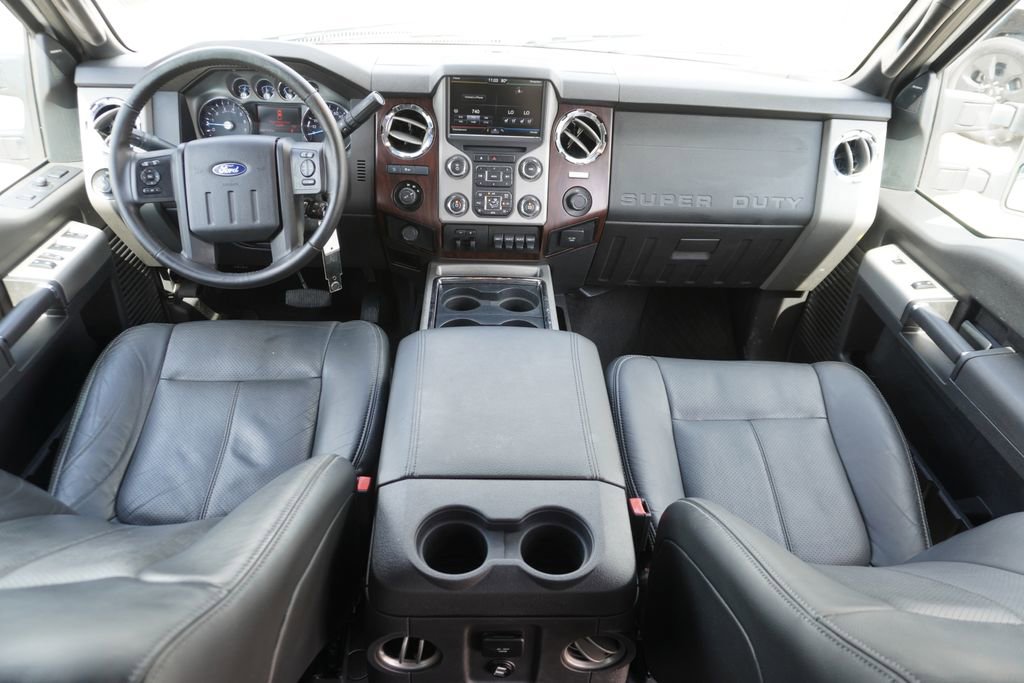 Used 2016 Ford F250 Lariat w/ Lariat Interior Package image 17