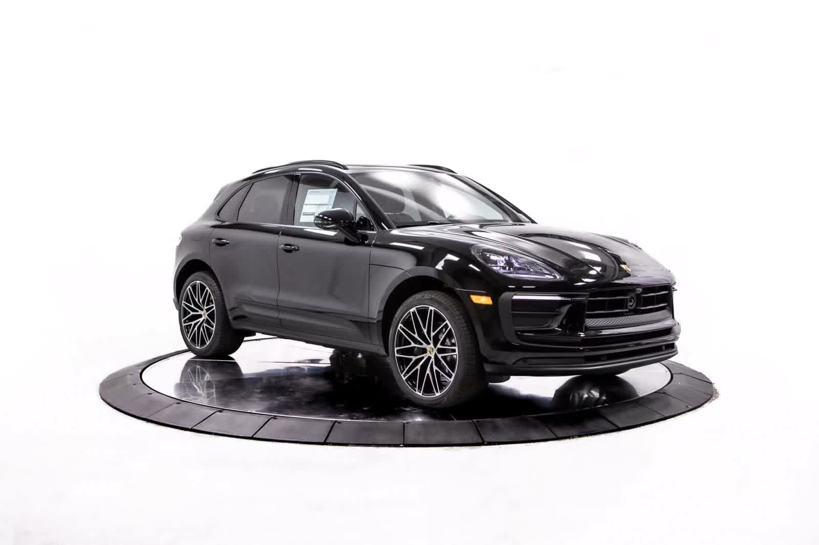 Certified 2026 Porsche Macan image 9