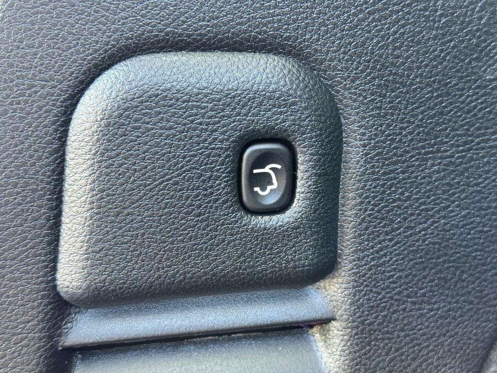 Used 2019 Jeep Grand Cherokee Altitude AWD/4WD image 24
