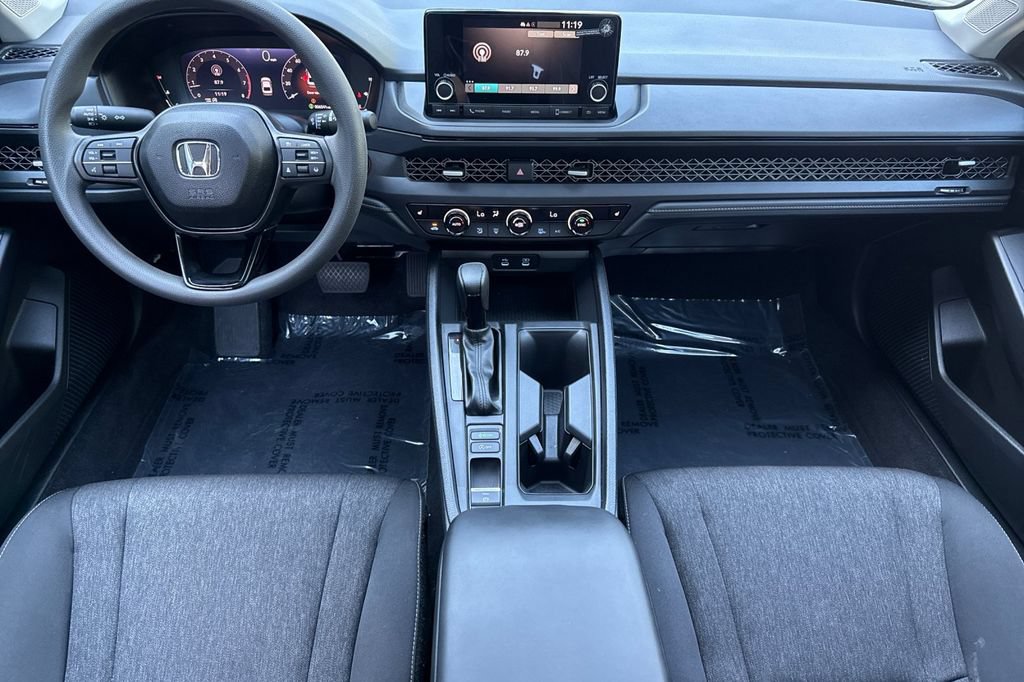 Certified 2025 Honda Accord SE image 9