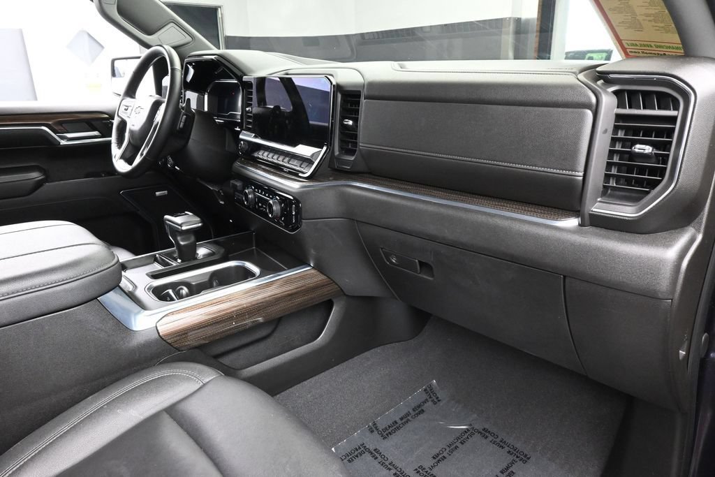 Used 2024 Chevrolet Silverado 1500 RST AWD/4WD image 46