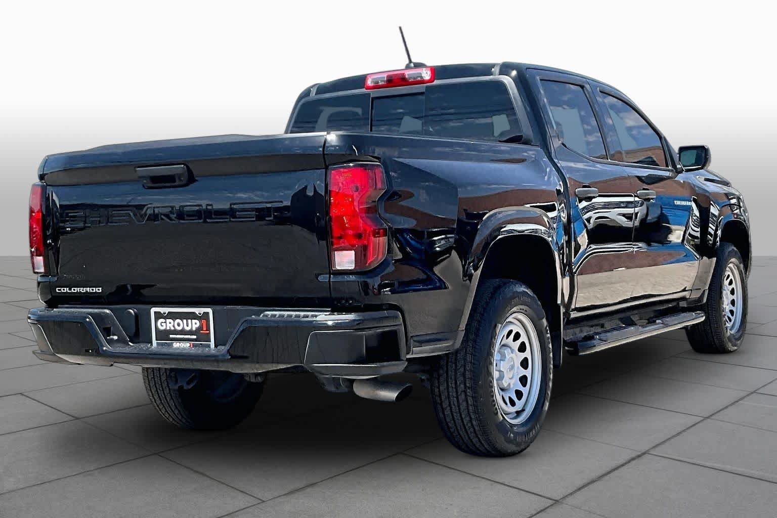 Used 2024 Chevrolet Colorado W/T w/ WT Convenience Package II RWD image 11