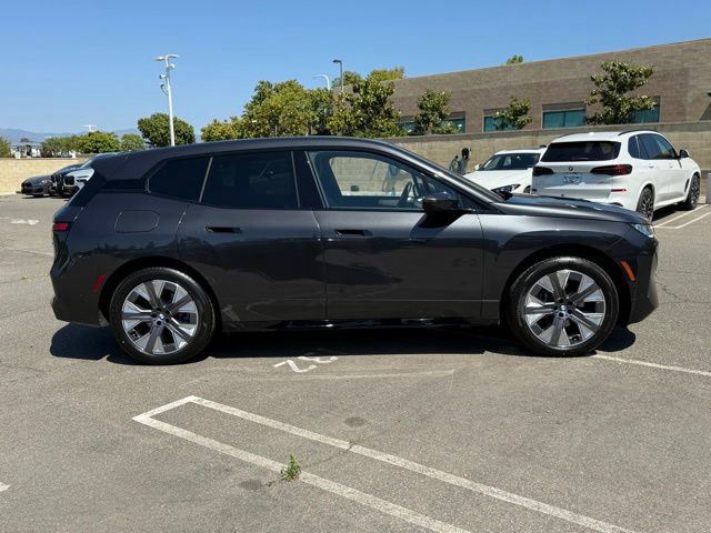 Used 2026 BMW iX xDrive60 w/ Premium Package AWD/4WD image 7
