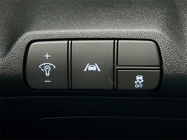 Used 2023 Hyundai Elantra Limited w/ Cargo Package image 10