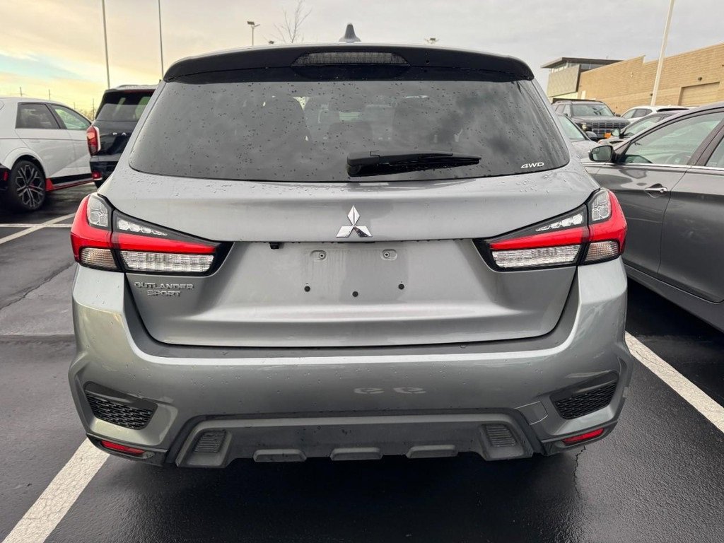 Used 2024 Mitsubishi Outlander Sport SE image 2