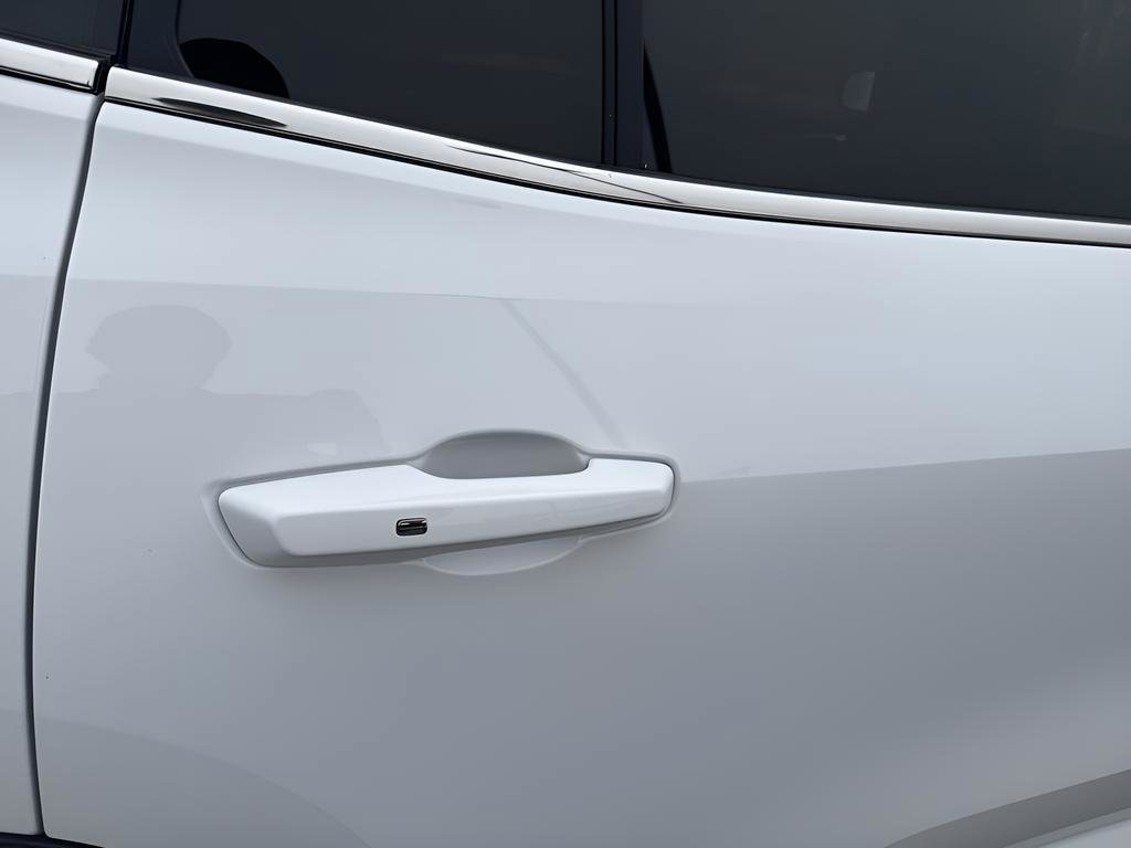 Used 2025 Buick Enclave Preferred image 42