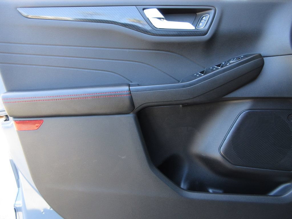 Certified 2023 Ford Escape ST-Line w/ Tech Pack #1 FWD image 9