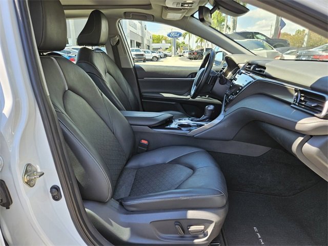 Used 2020 Toyota Camry XSE image 14