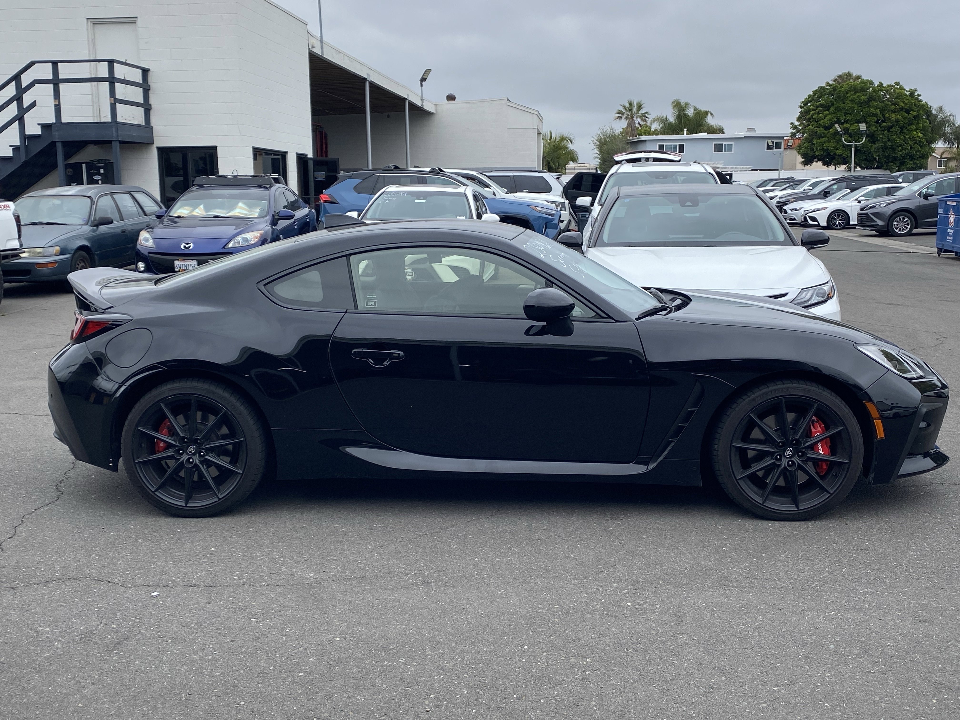 Used 2024 Toyota GR86 Premium w/ Performance Package RWD image 2