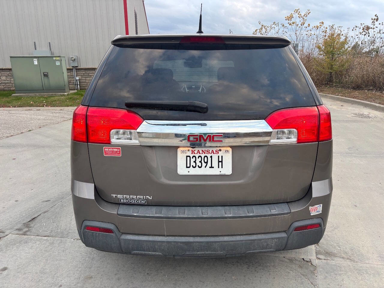 Used 2010 GMC Terrain SLE image 10