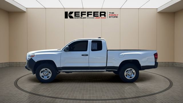Used 2021 Toyota Tacoma SR RWD image 2