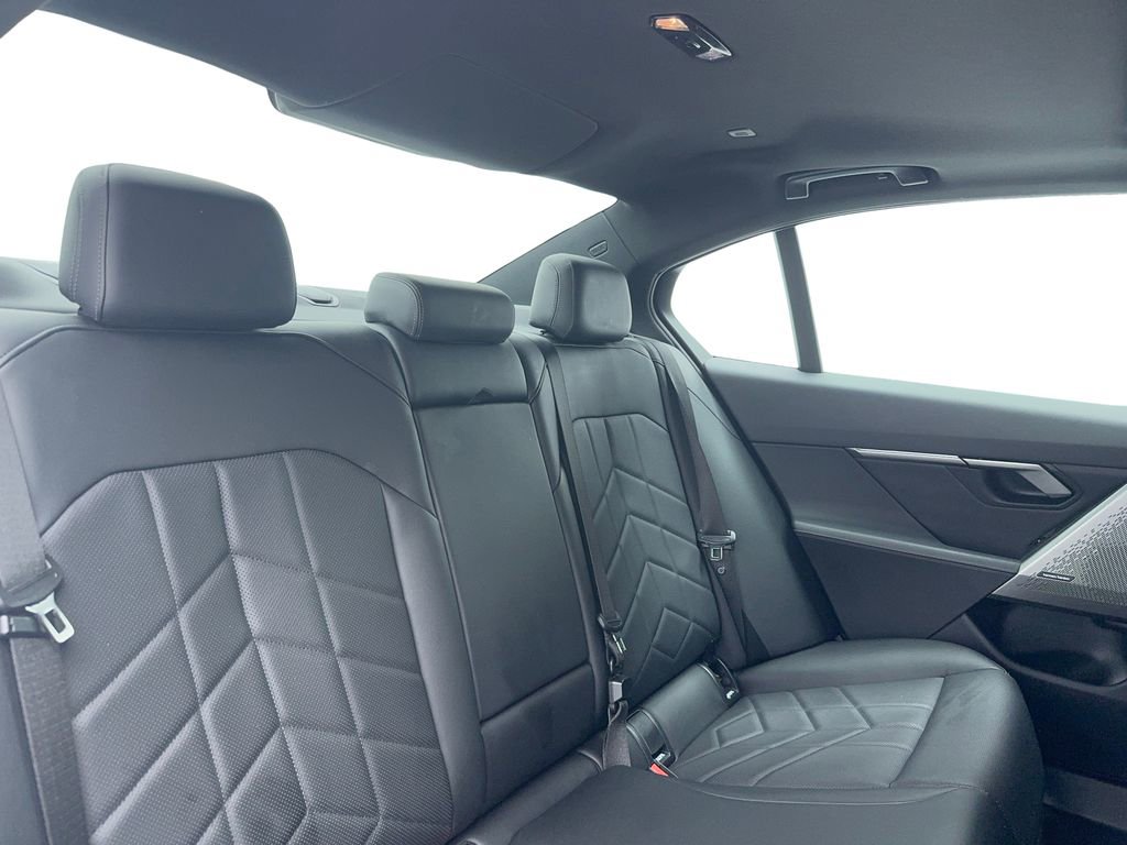 Used 2024 BMW i5 eDrive40i image 50