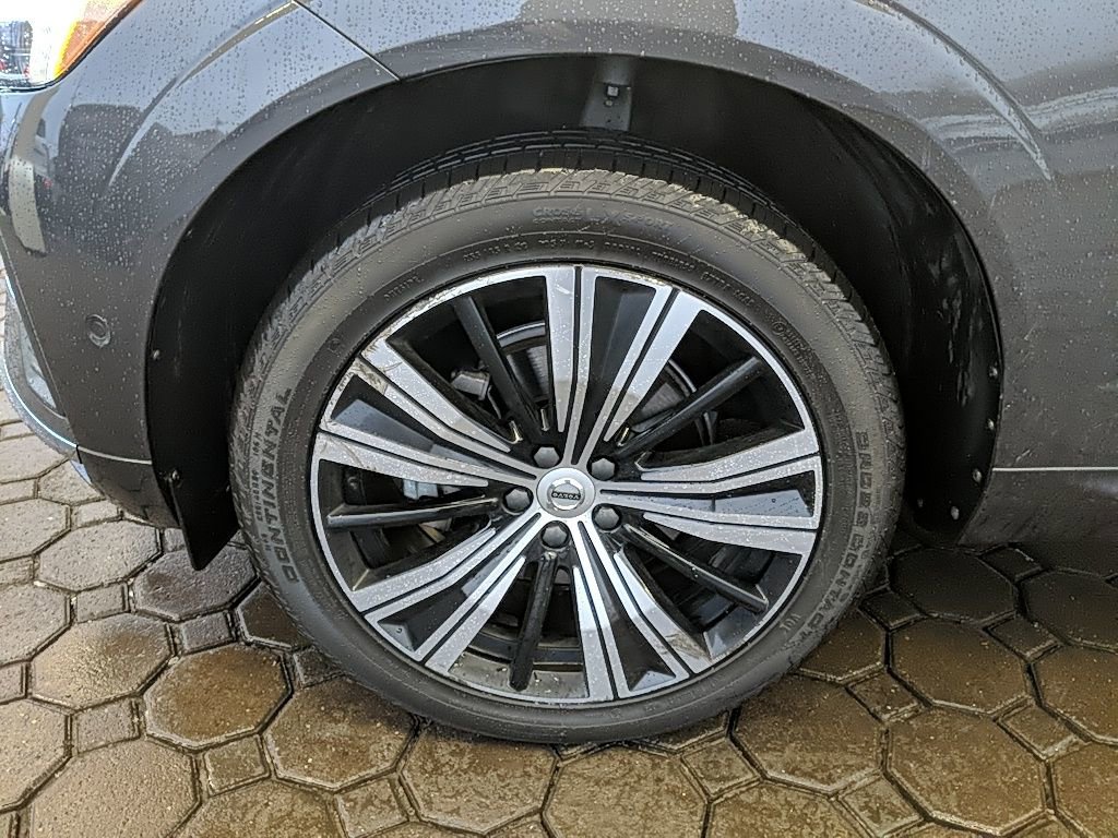 Used 2022 Volvo XC60 B5 Inscription w/ Advanced Package image 11