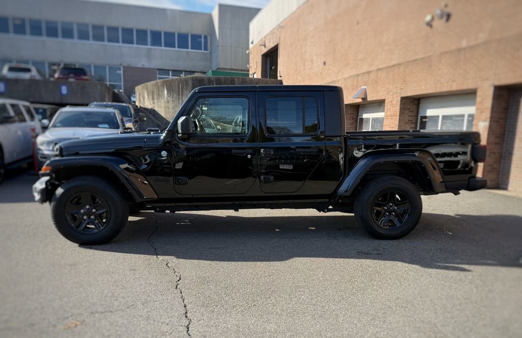 Used 2021 Jeep Gladiator Sport image 16