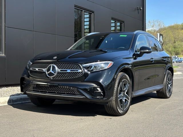 Used 2026 Mercedes-Benz GLC 300 4MATIC image 2