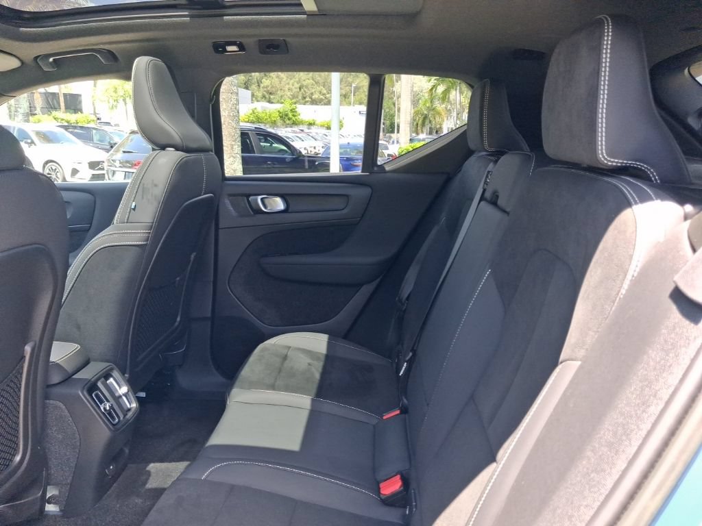Certified 2023 Volvo XC40 Recharge Plus AWD/4WD image 8