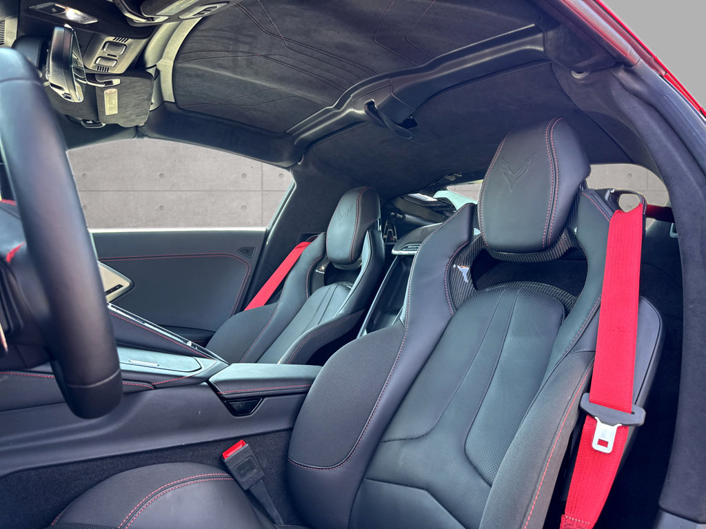 Used 2025 Chevrolet Corvette Stingray Premium Cpe w/ Z51 Performance Package RWD image 10