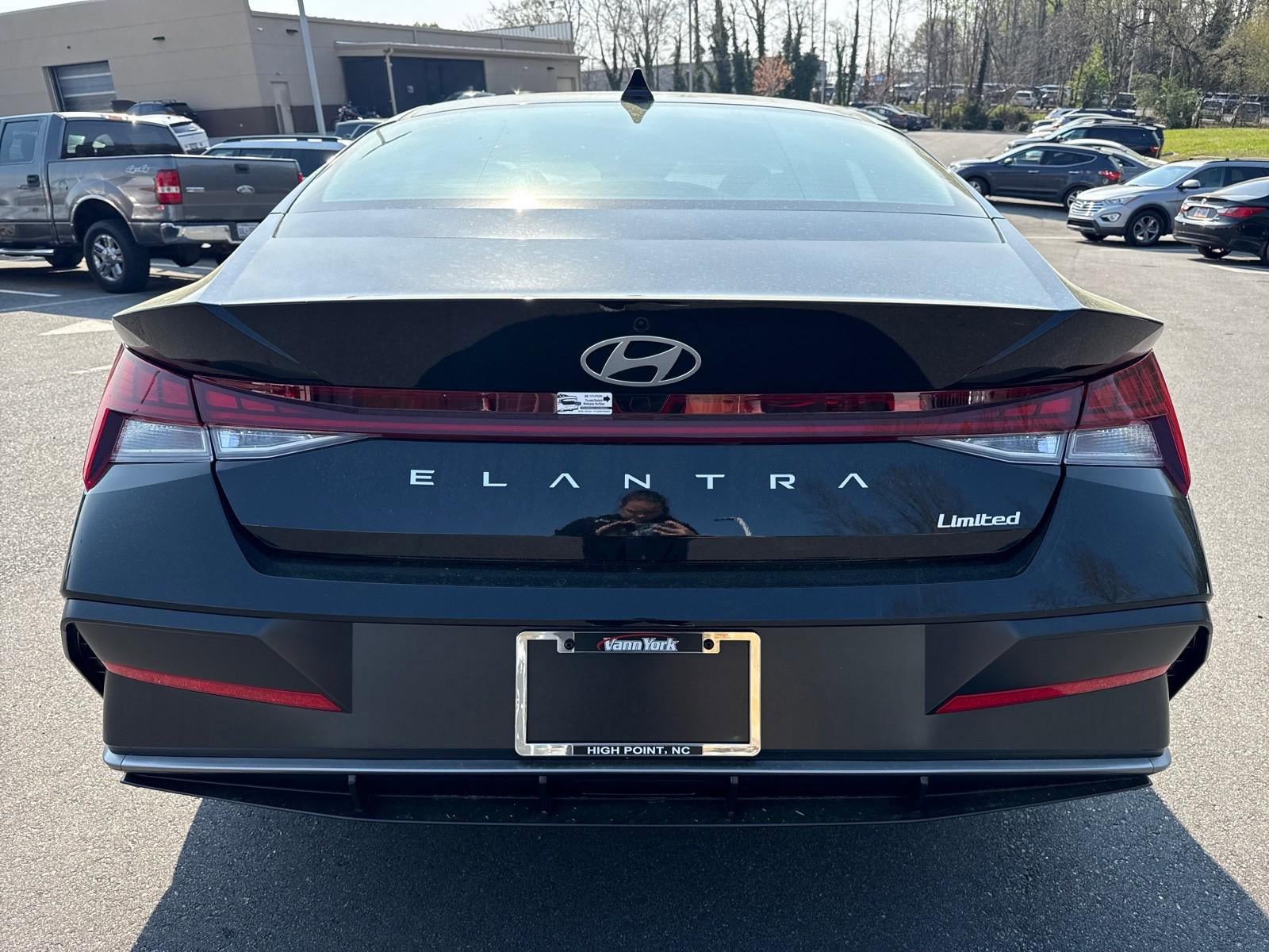 New 2026 Hyundai Elantra Limited w/ Cargo Package FWD image 37