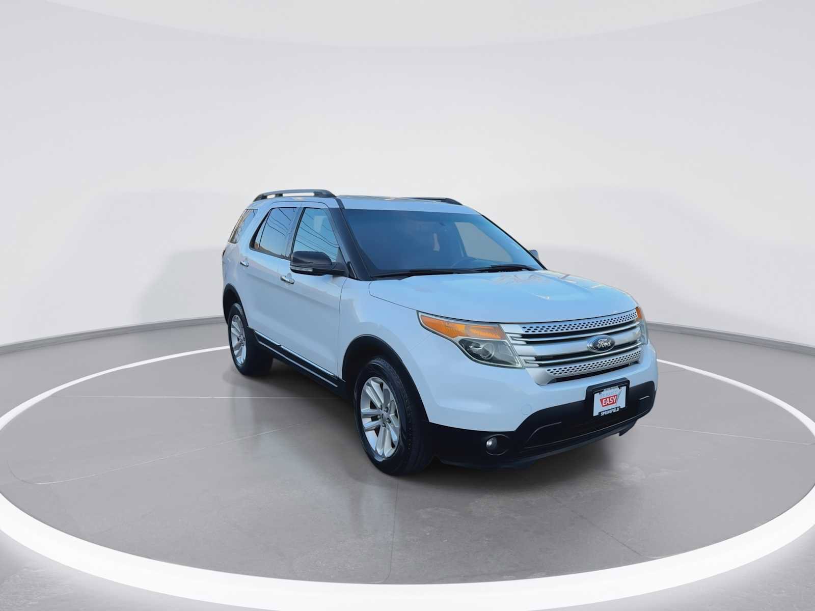 Used 2013 Ford Explorer XLT image 2